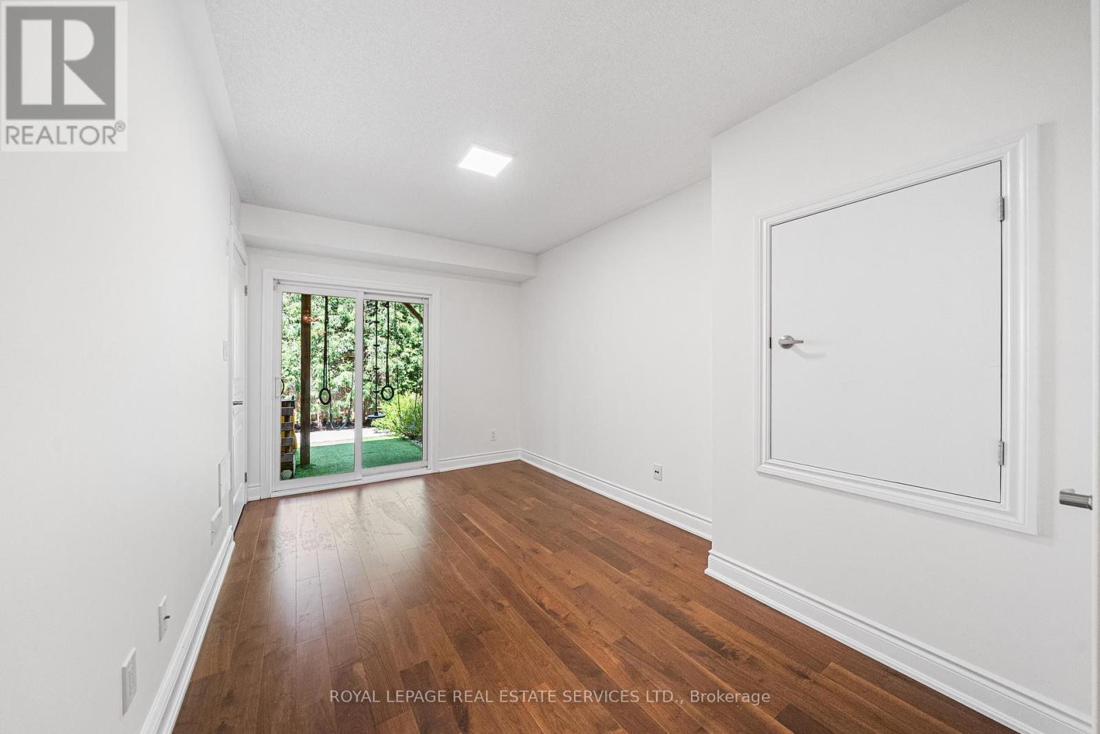 2083 GRANGE DRIVE - 44