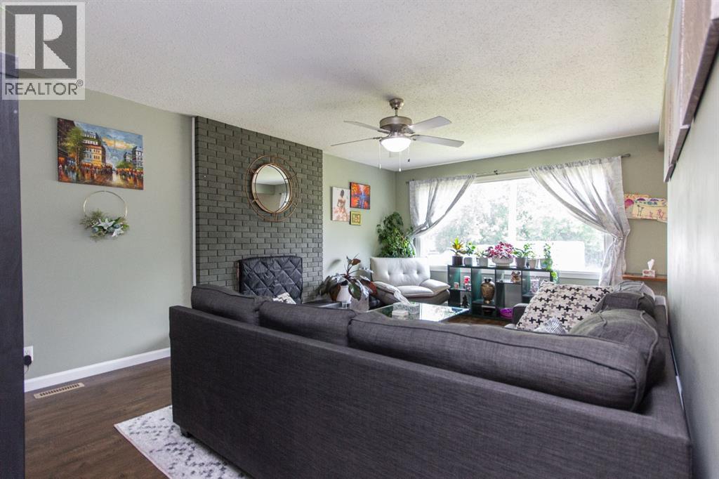 6308 61 Avenue - 8