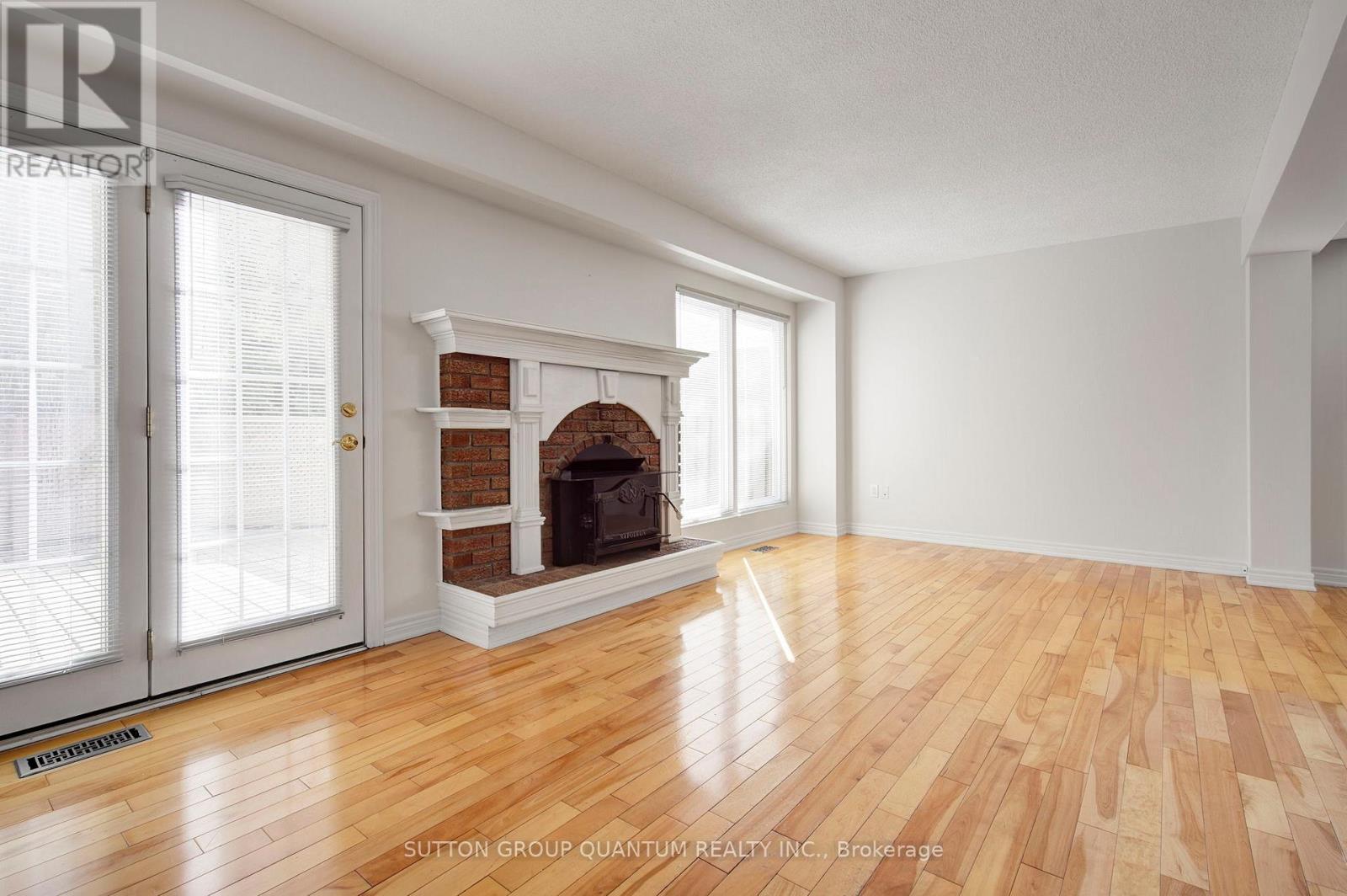 #14 336 QUEEN STREET S - 10