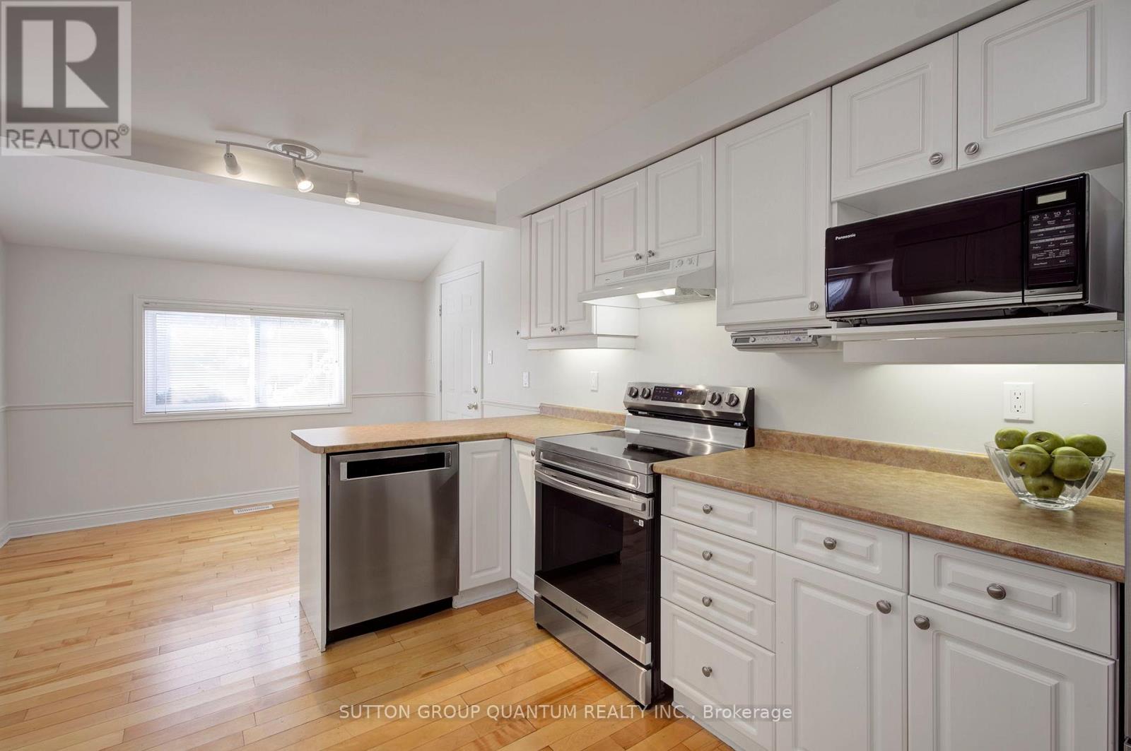 #14 336 QUEEN STREET S - 18