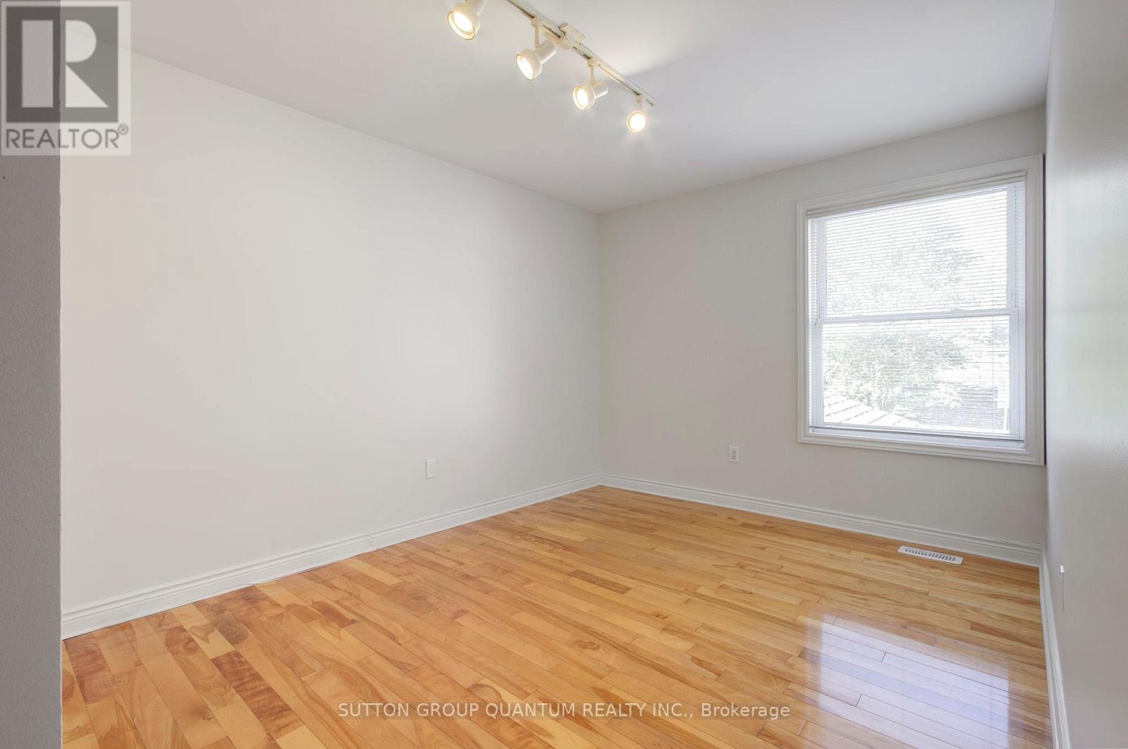 #14 336 QUEEN STREET S - 30