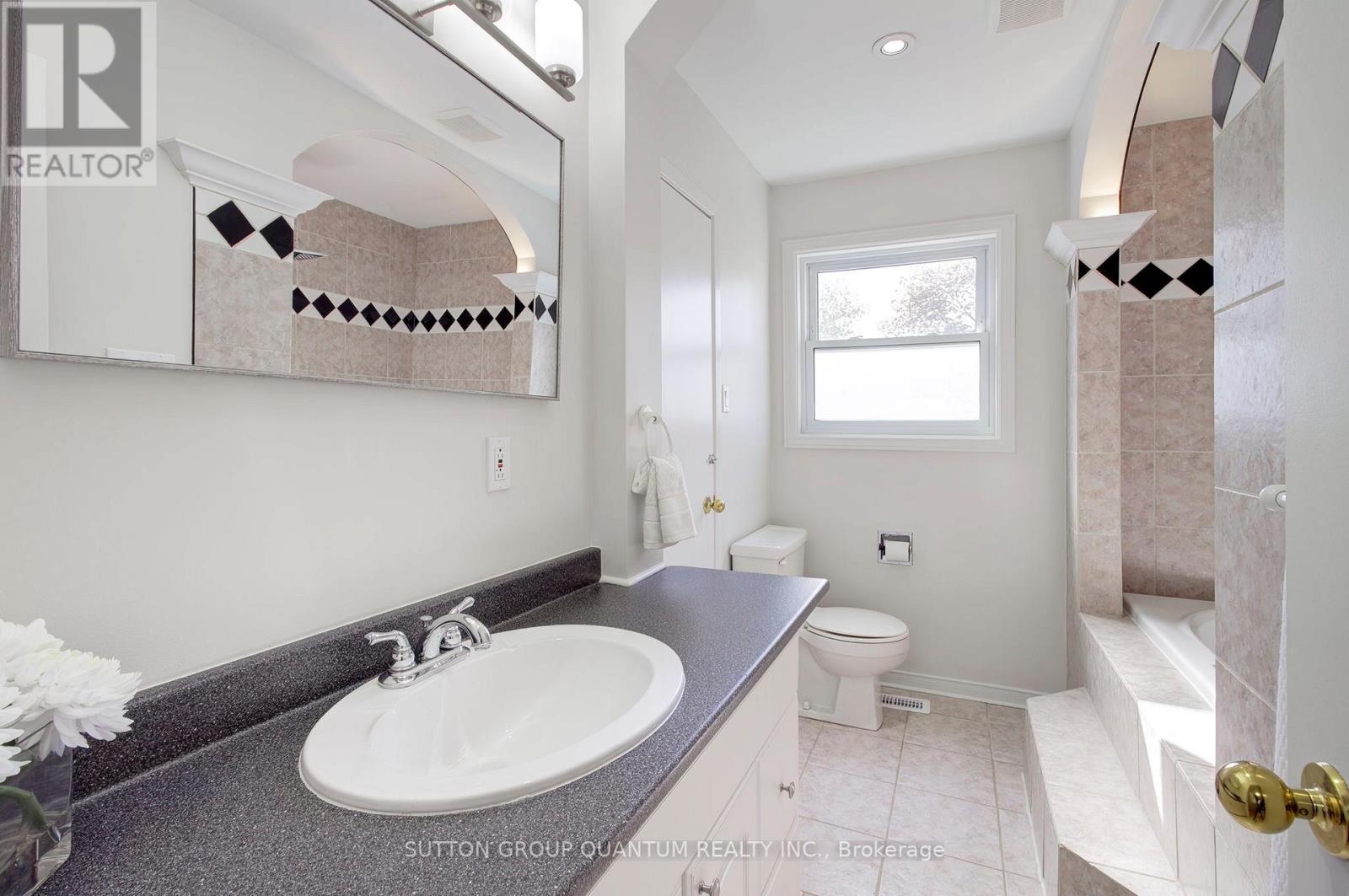 #14 336 QUEEN STREET S - 27
