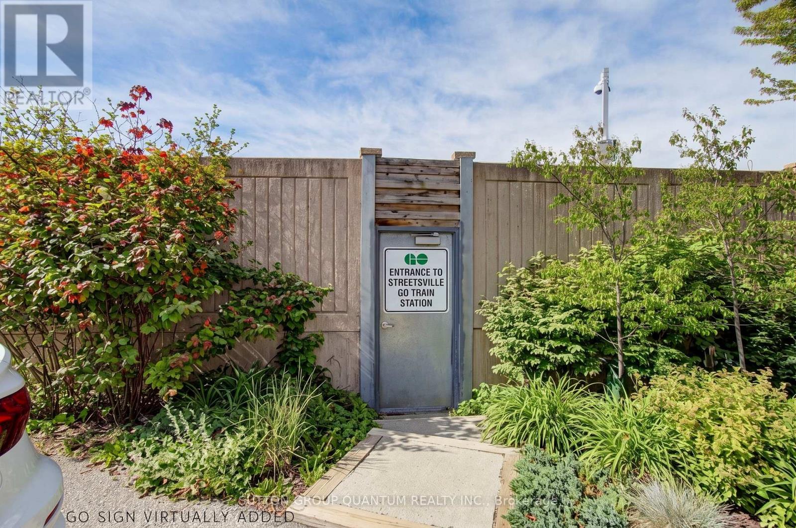 #14 336 QUEEN STREET S - 37