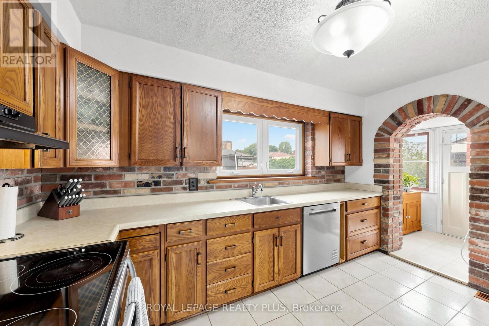 2359 BROOKHURST ROAD - 12