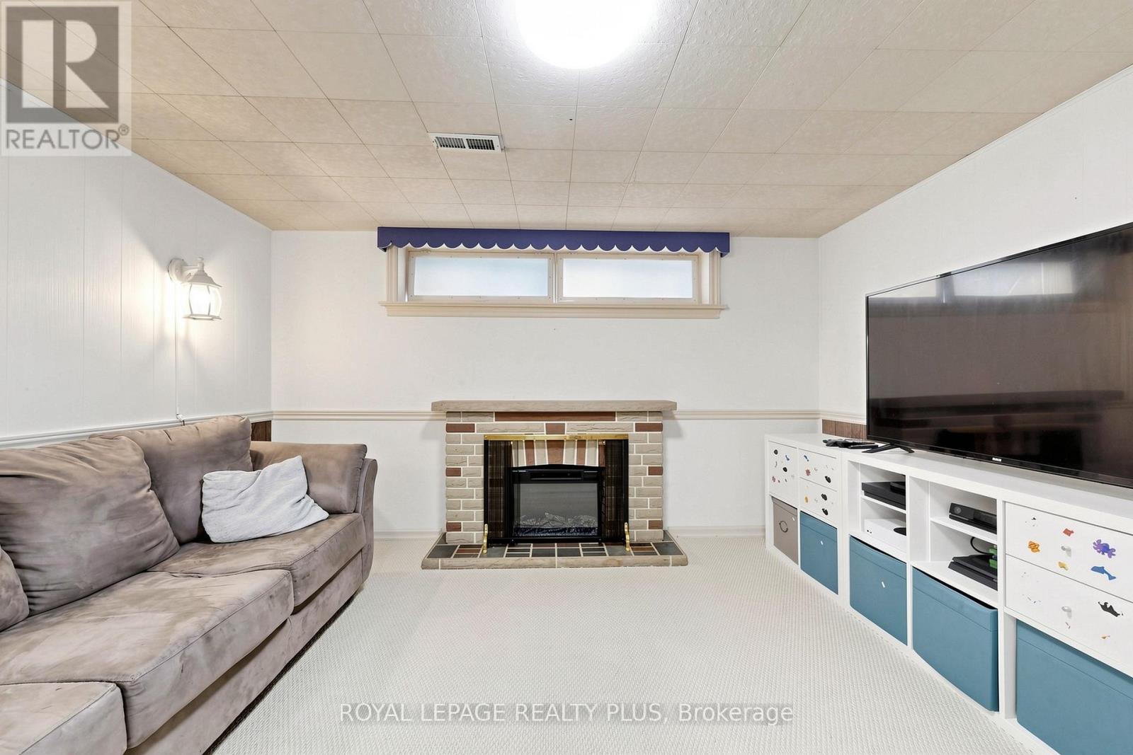 2359 BROOKHURST ROAD - 24