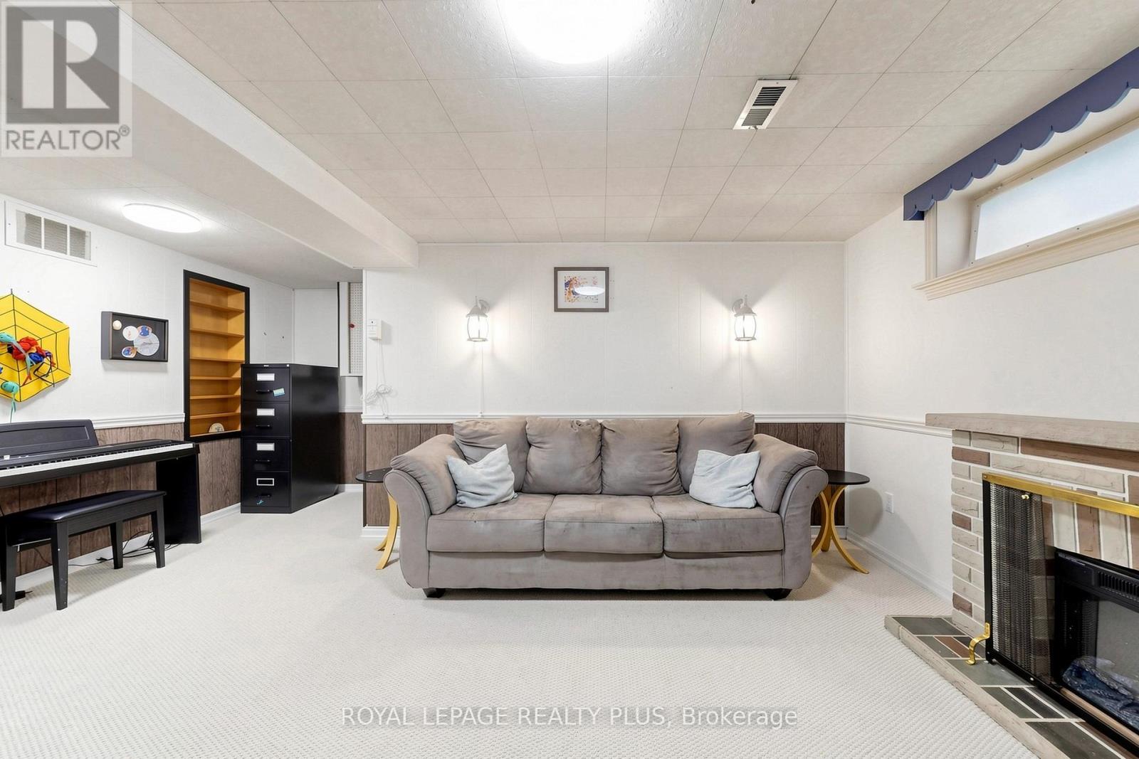 2359 BROOKHURST ROAD - 26