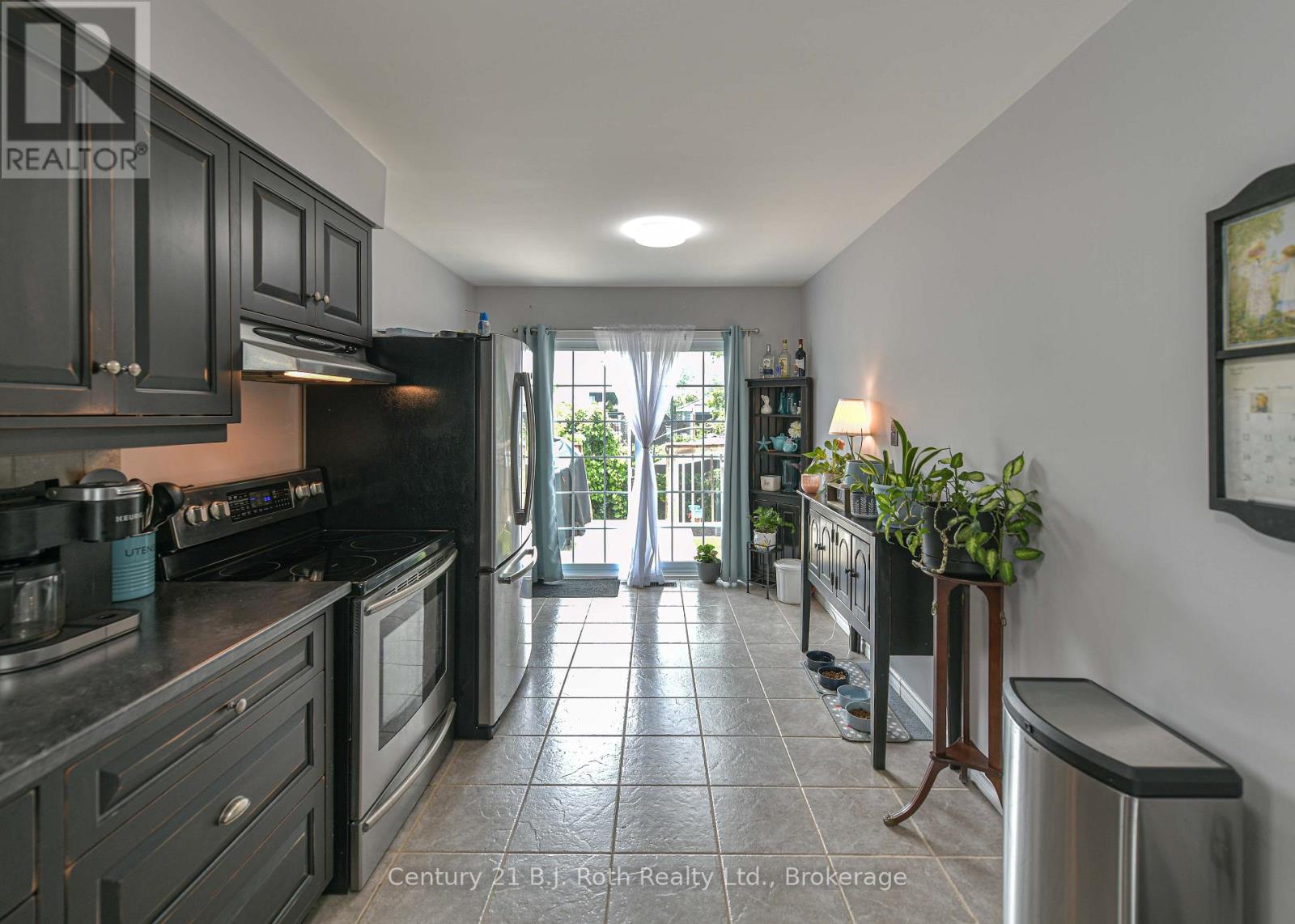 44 COURTNEY CRESCENT W - 15