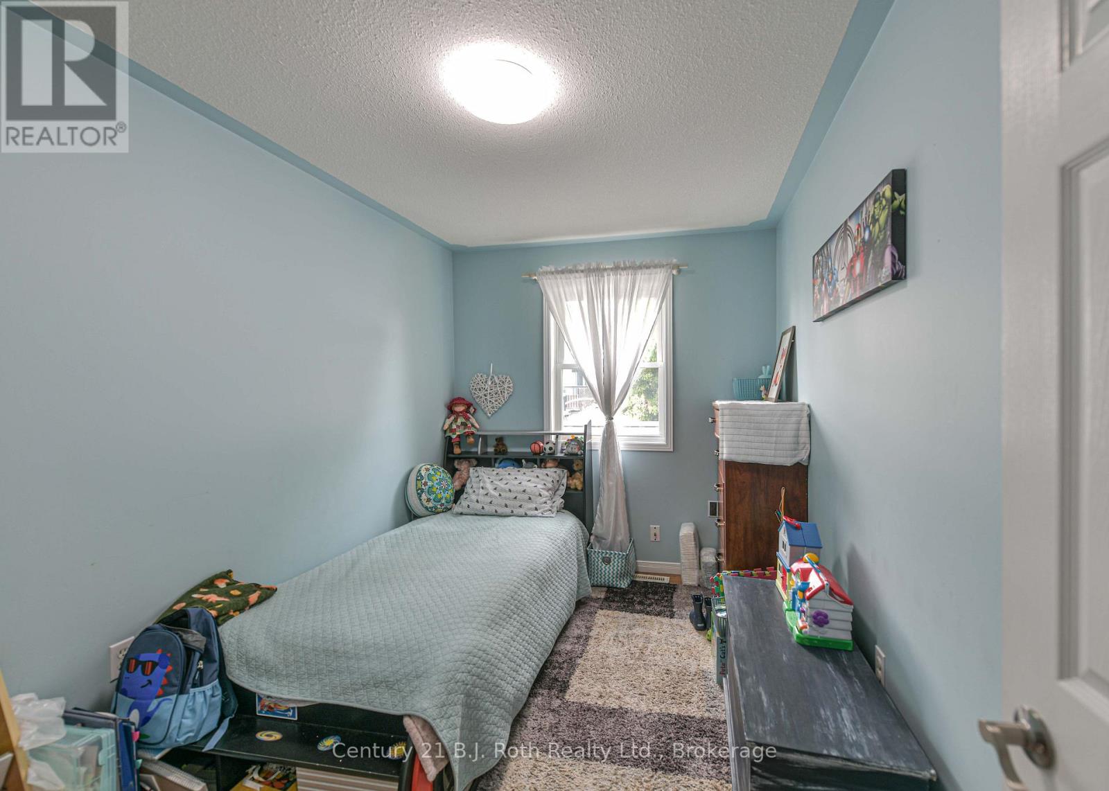 44 COURTNEY CRESCENT W - 18