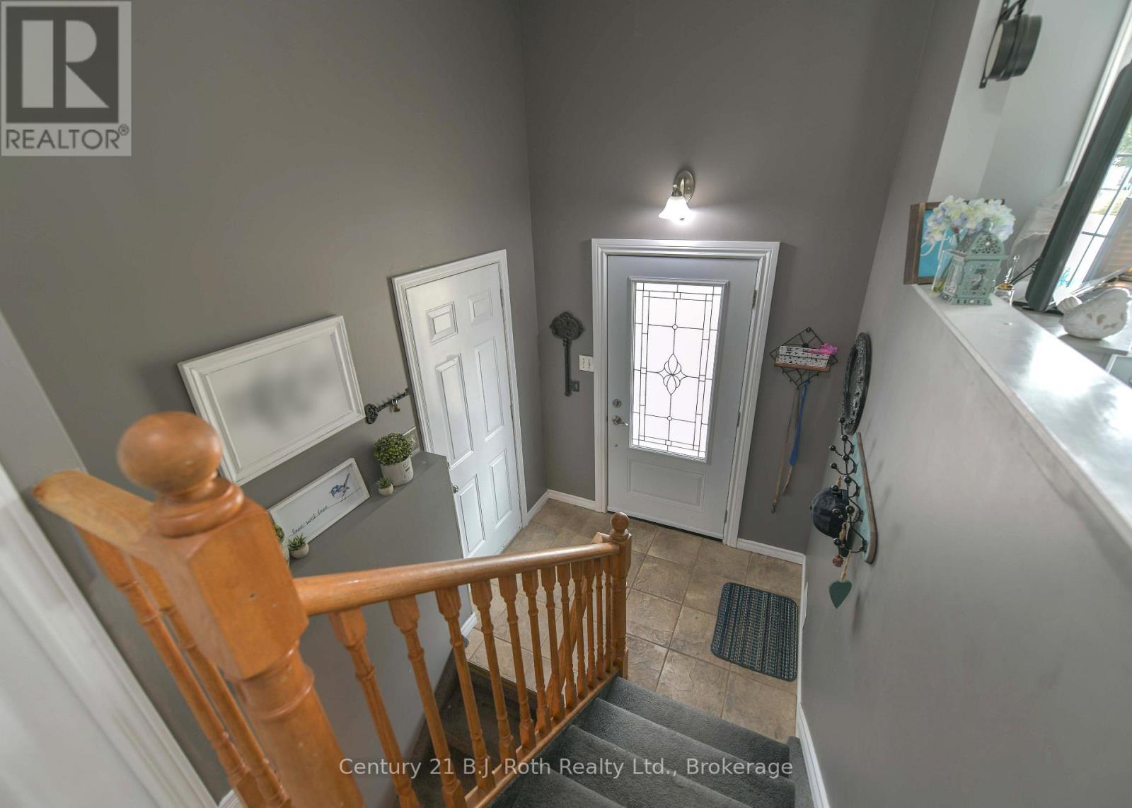 44 COURTNEY CRESCENT W - 24