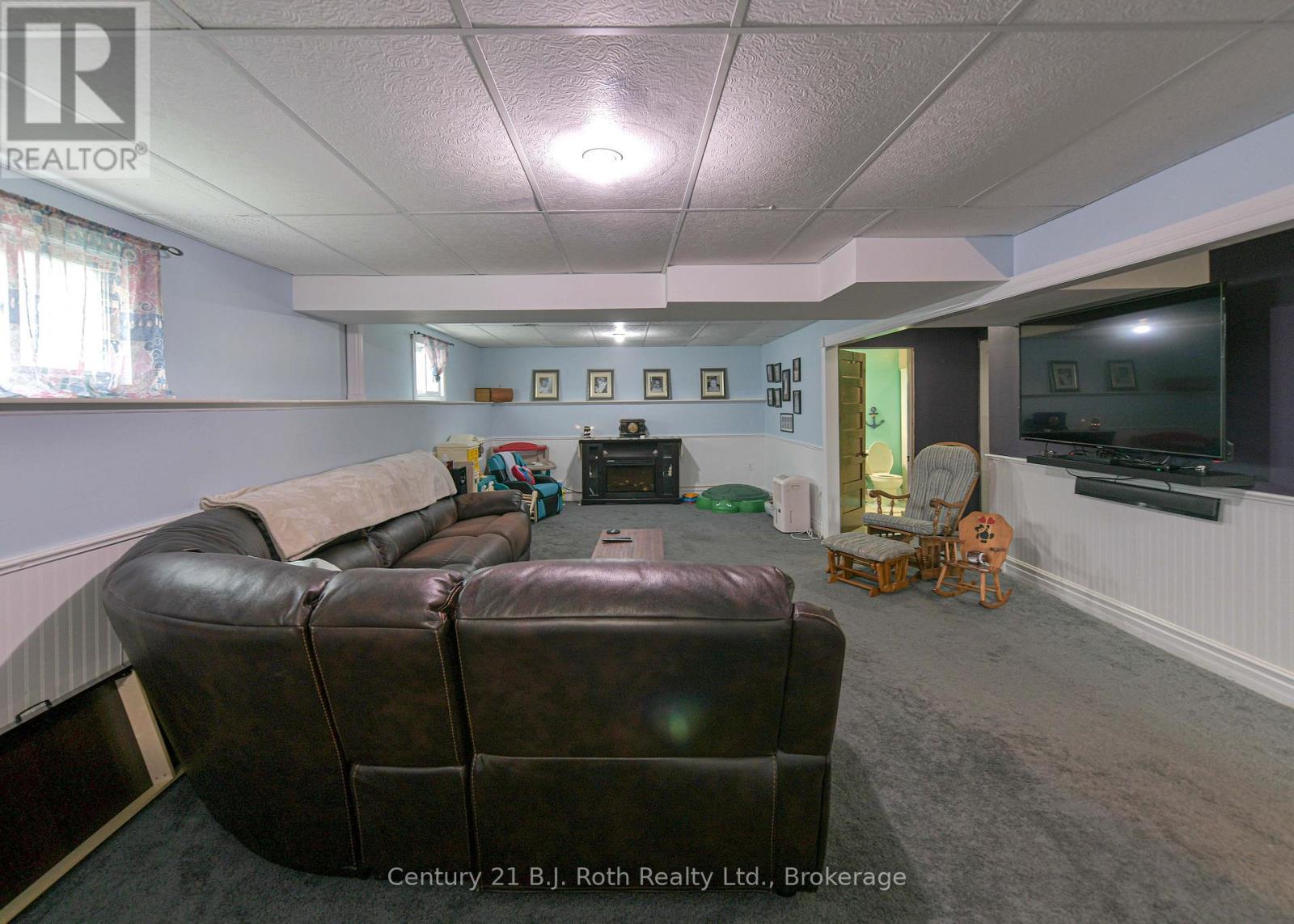 44 COURTNEY CRESCENT W - 28