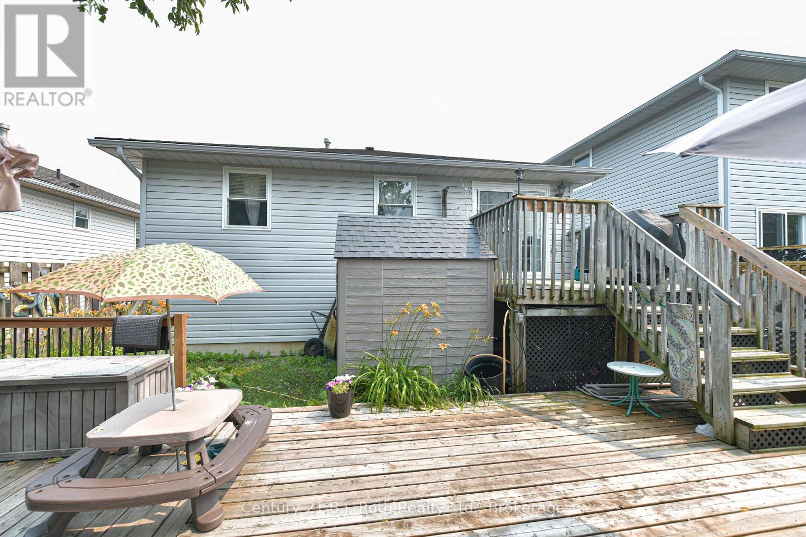 44 COURTNEY CRESCENT W - 3