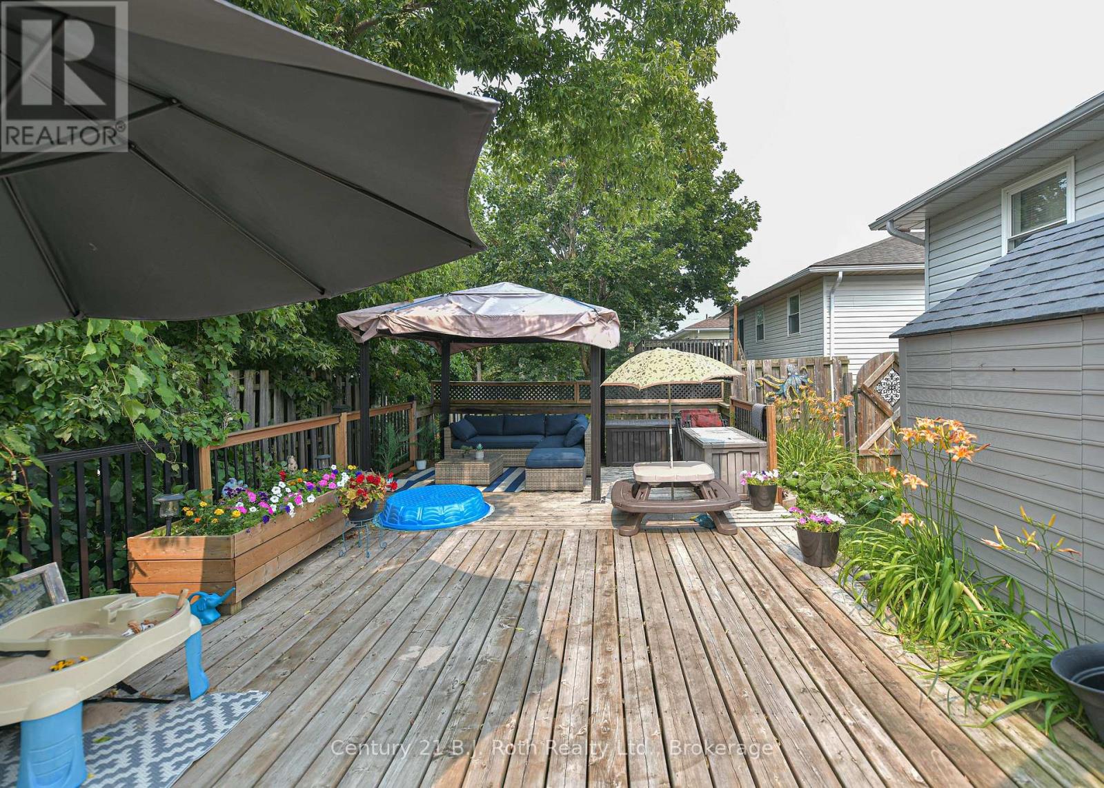 44 COURTNEY CRESCENT W - 6