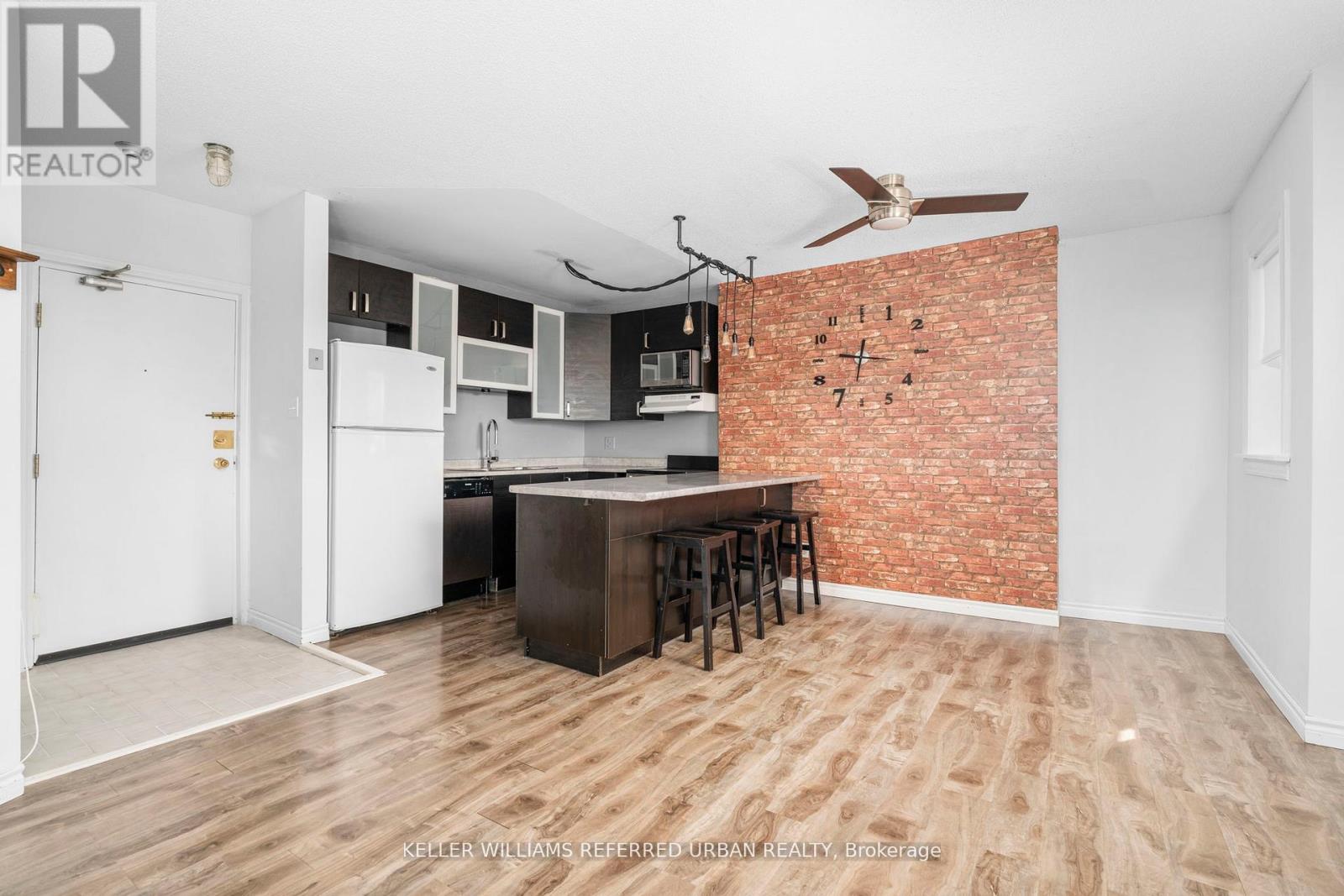 #407 114 VAUGHAN ROAD - 1