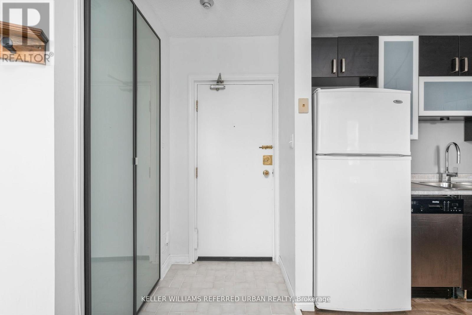 #407 114 VAUGHAN ROAD - 2