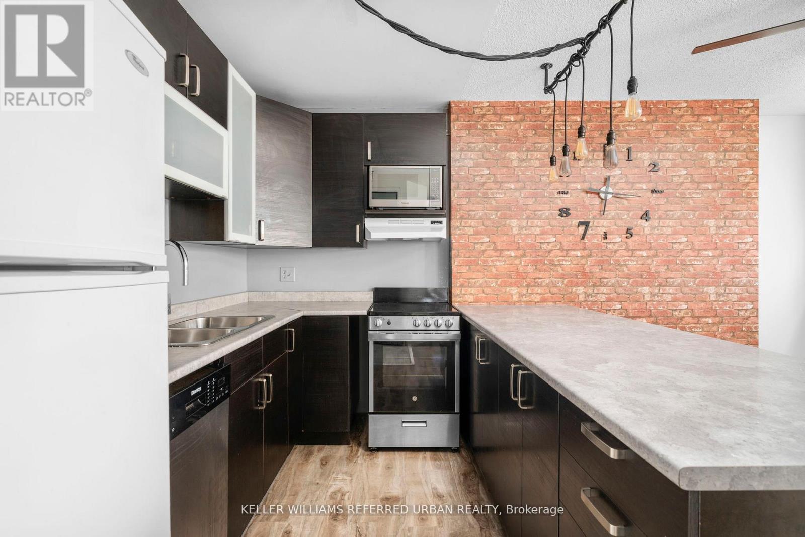 #407 114 VAUGHAN ROAD - 4
