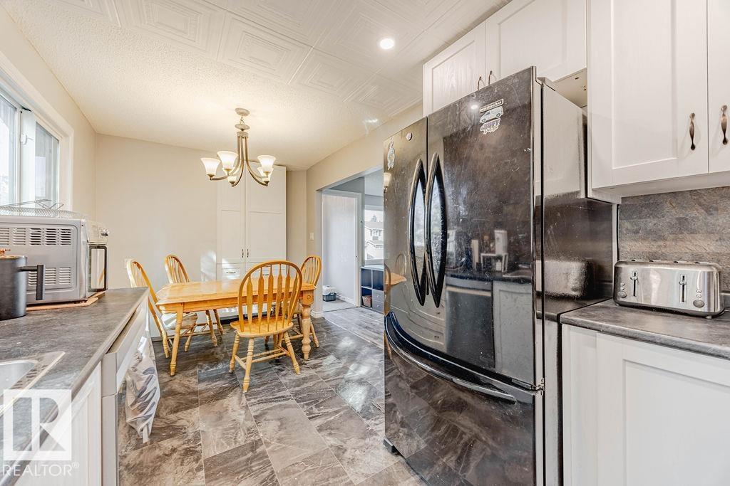 44 WELLINGTON CR - 12