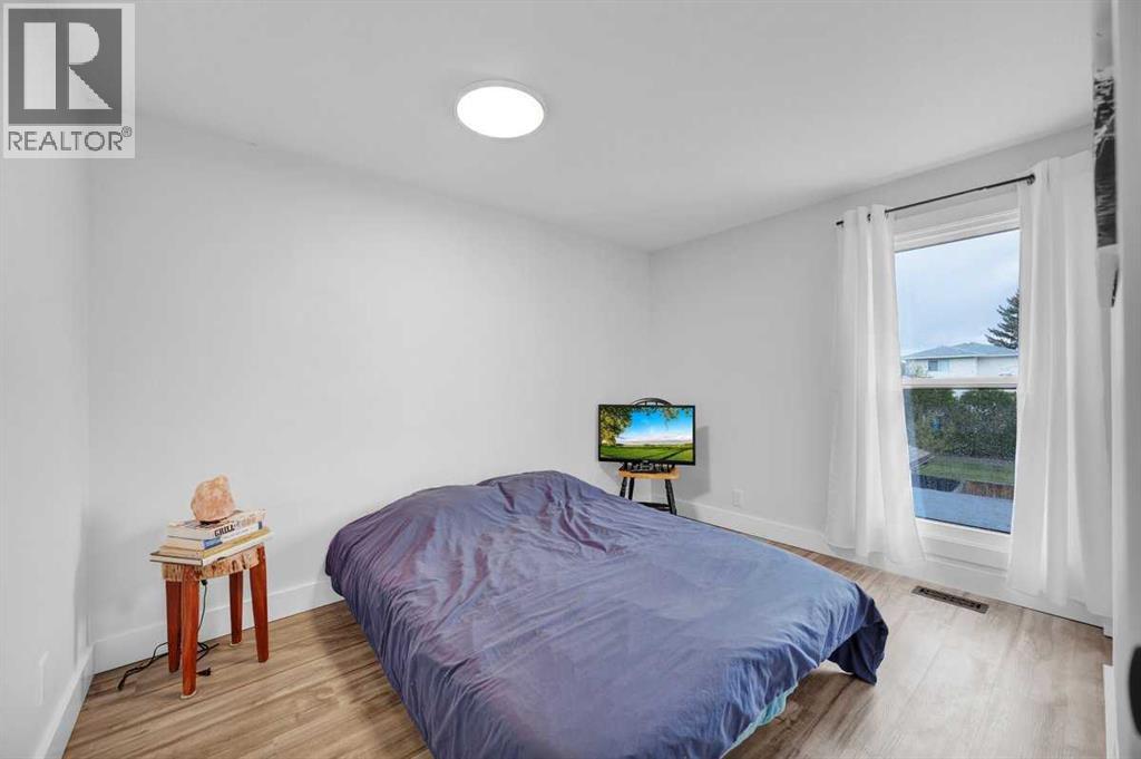 22 Sandstone Crescent SE - 19