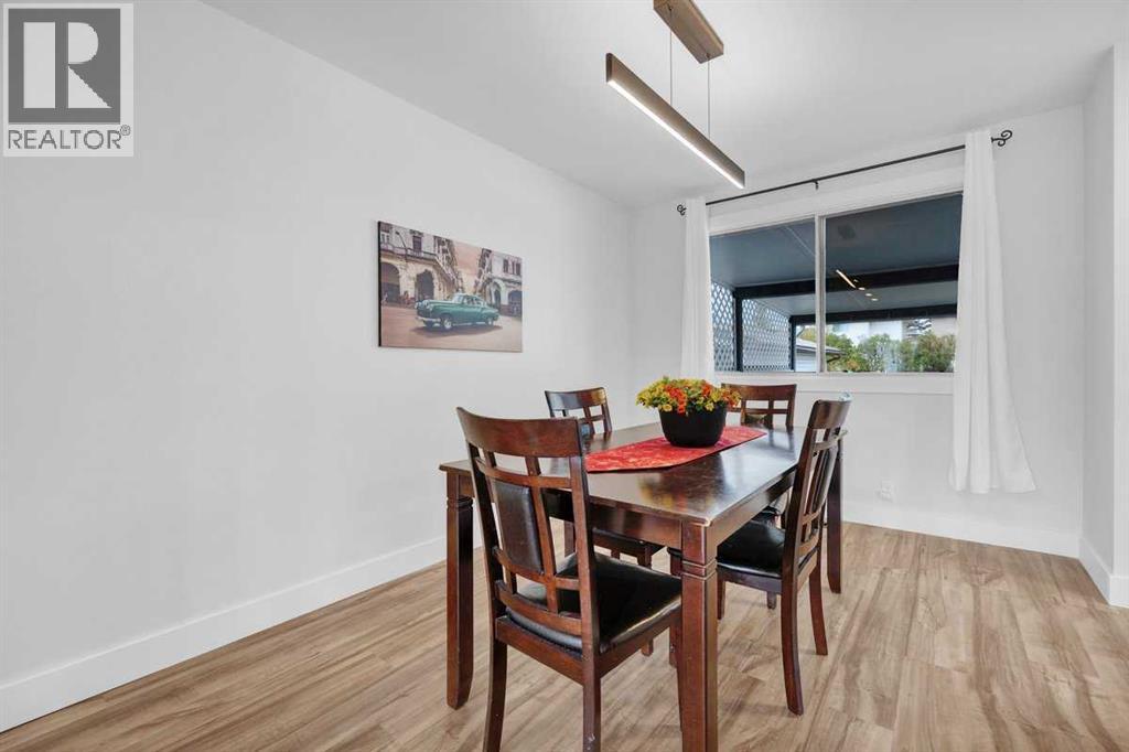 22 Sandstone Crescent SE - 11