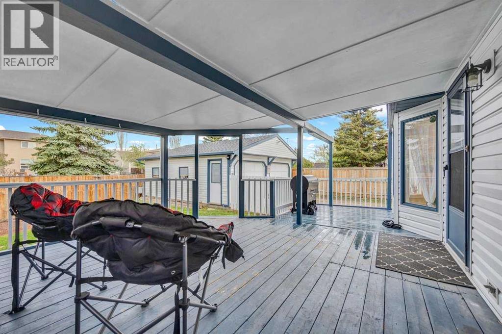 22 Sandstone Crescent SE - 28