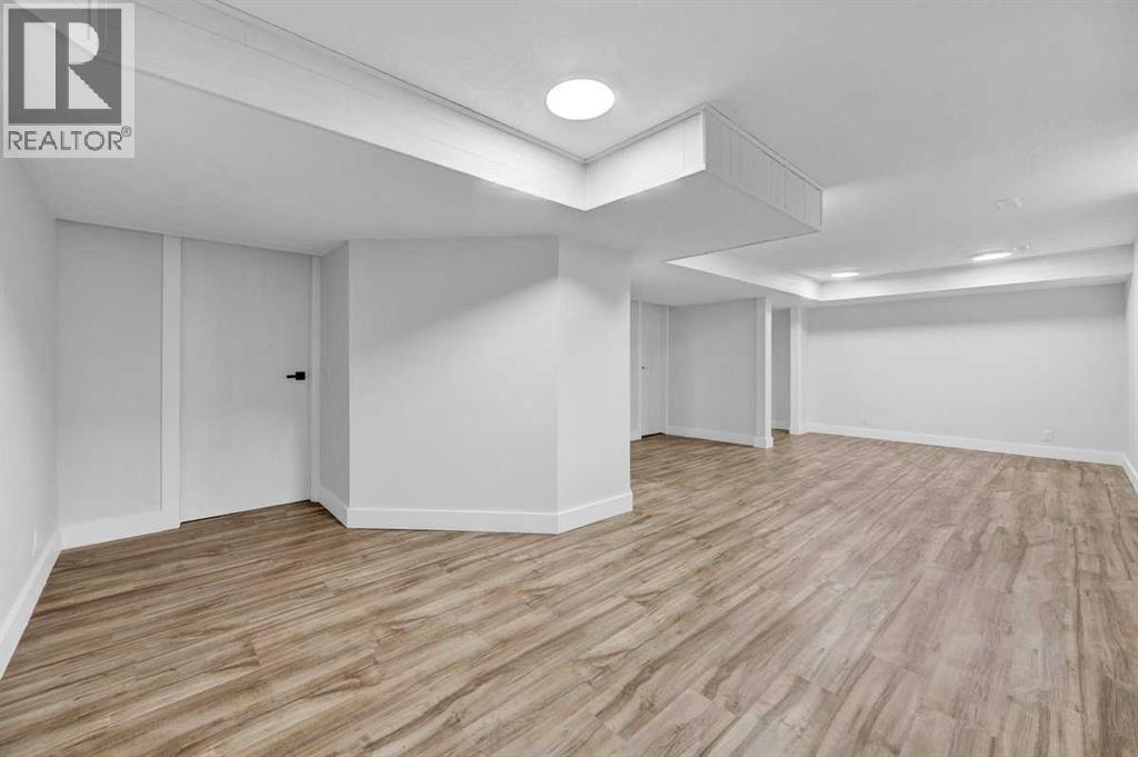22 Sandstone Crescent SE - 24
