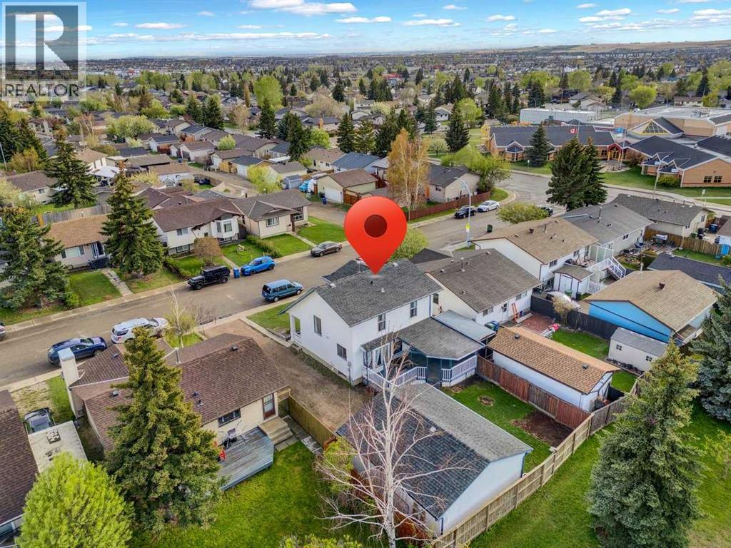 22 Sandstone Crescent SE - 33