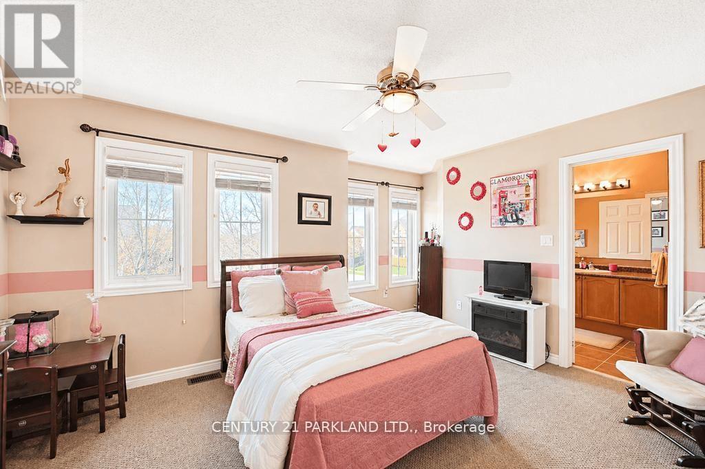 2020 SOLAR PLACE - 34