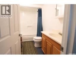 Leadbetter Acreage, Estevan Rm No  5, SK S4A2A4 Photo 14