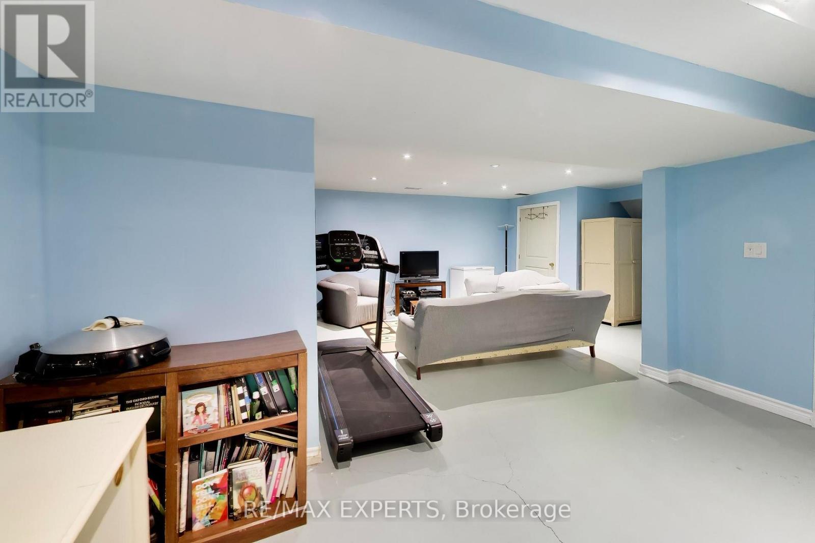 331 NEWBURY DRIVE - 29