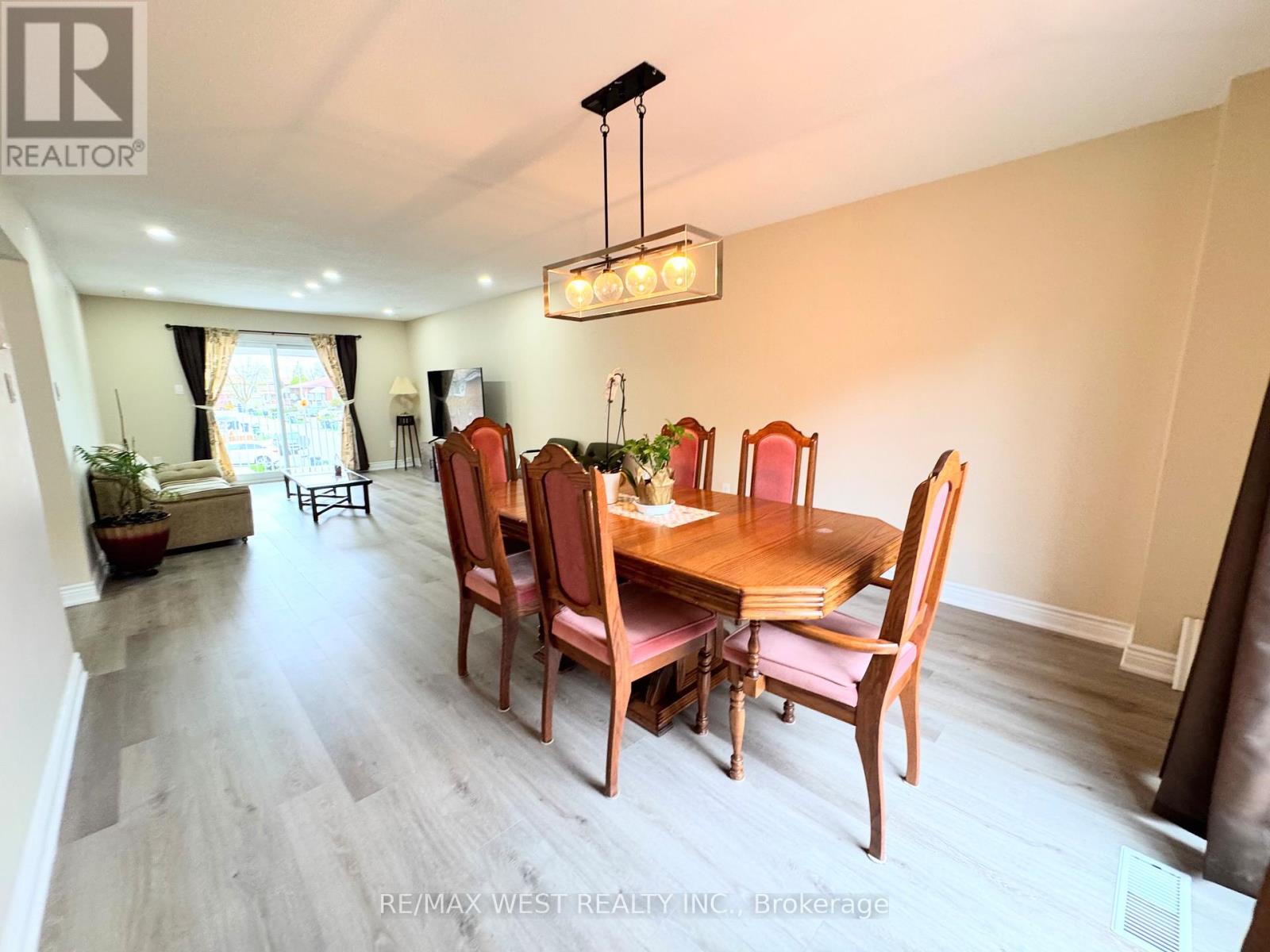 26 BROWNRIDGE CRESCENT - 11