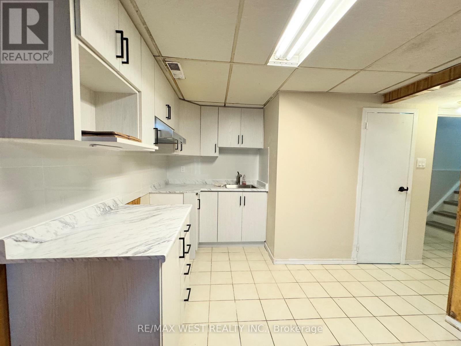 26 BROWNRIDGE CRESCENT - 26