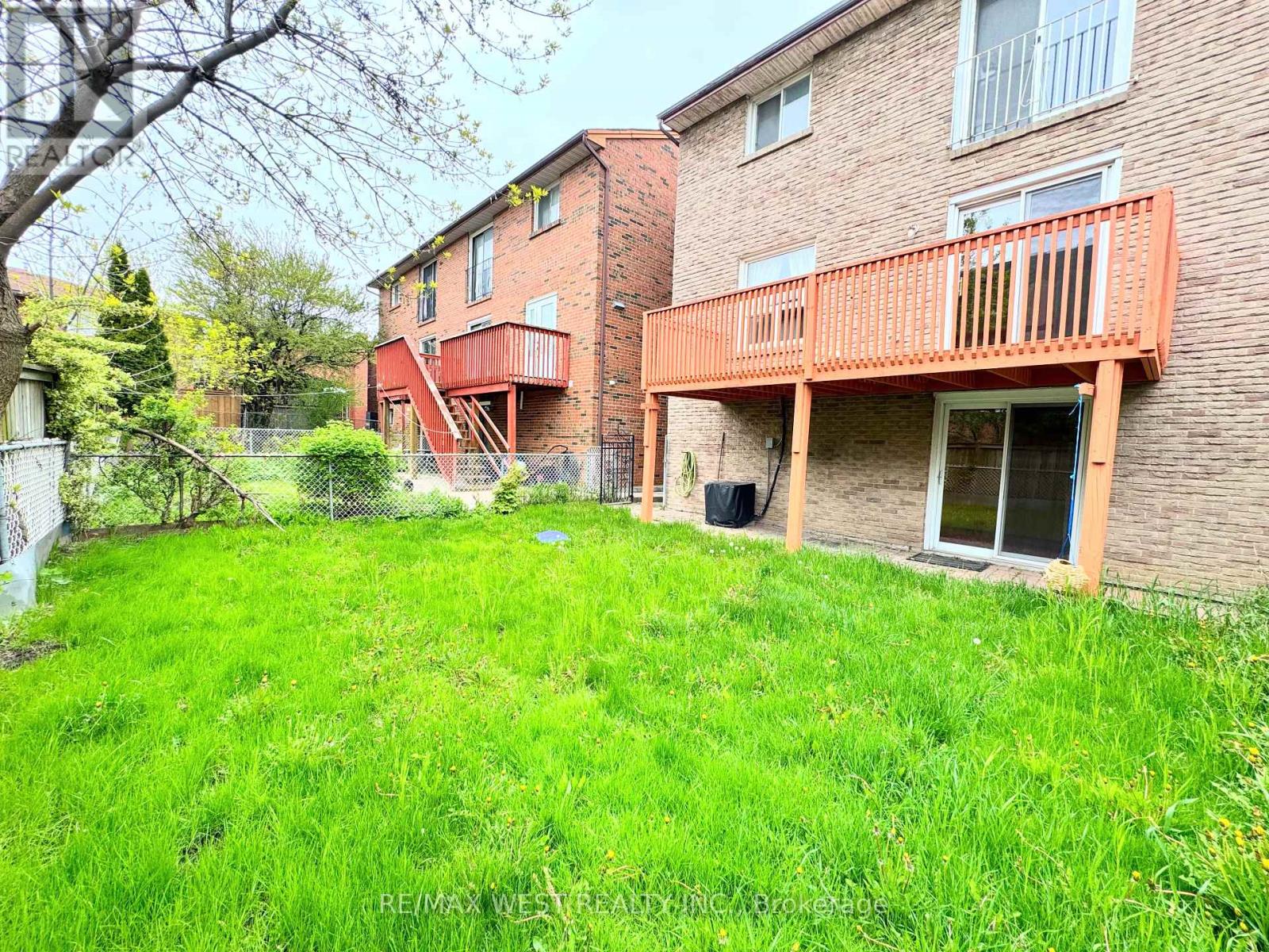 26 BROWNRIDGE CRESCENT - 29