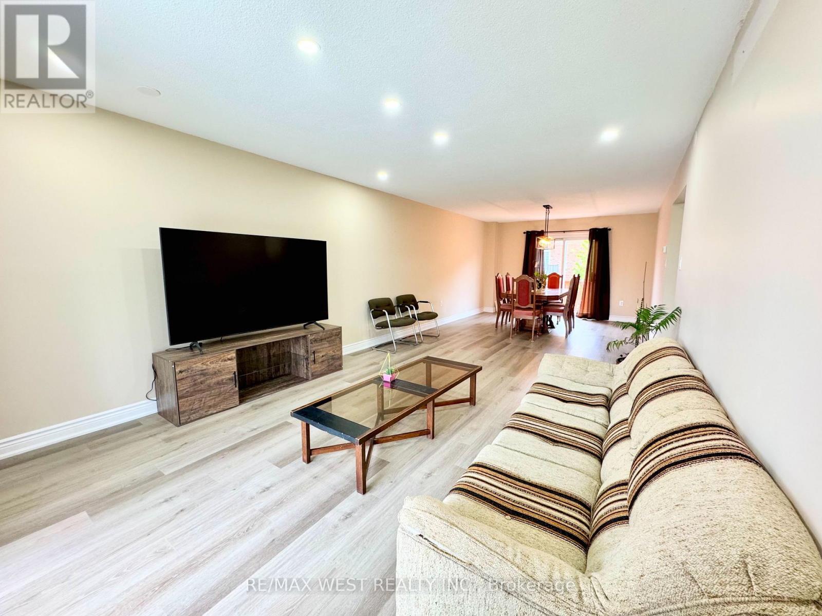26 BROWNRIDGE CRESCENT - 8