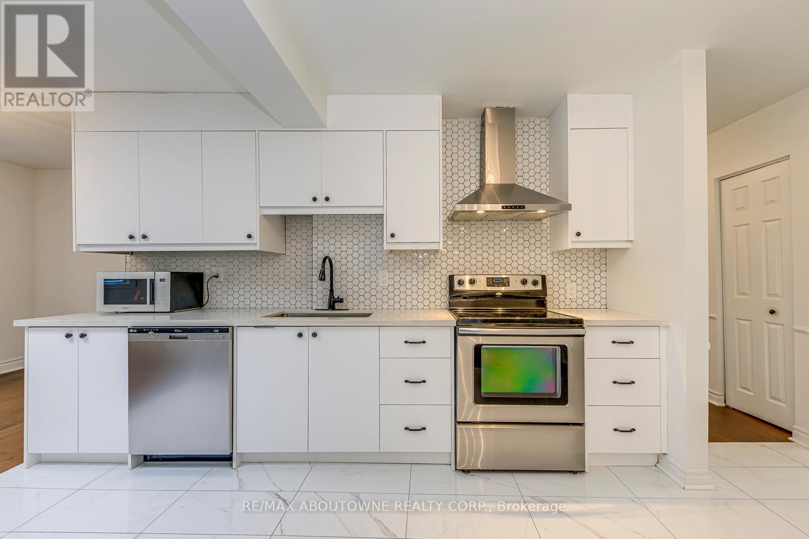 2565 WINDJAMMER ROAD - 18