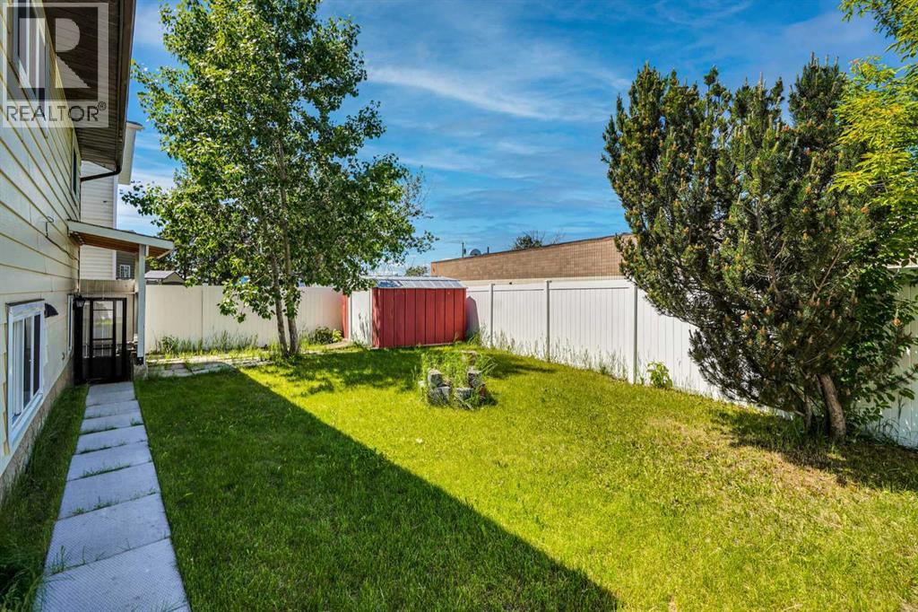 60 Whitaker Close NE - 36