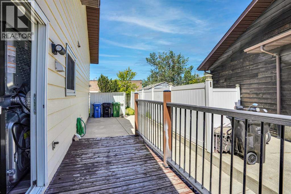 60 Whitaker Close NE - 34