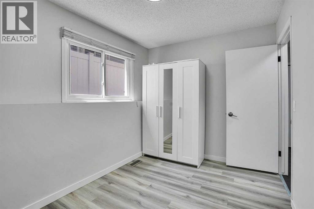 60 Whitaker Close NE - 25