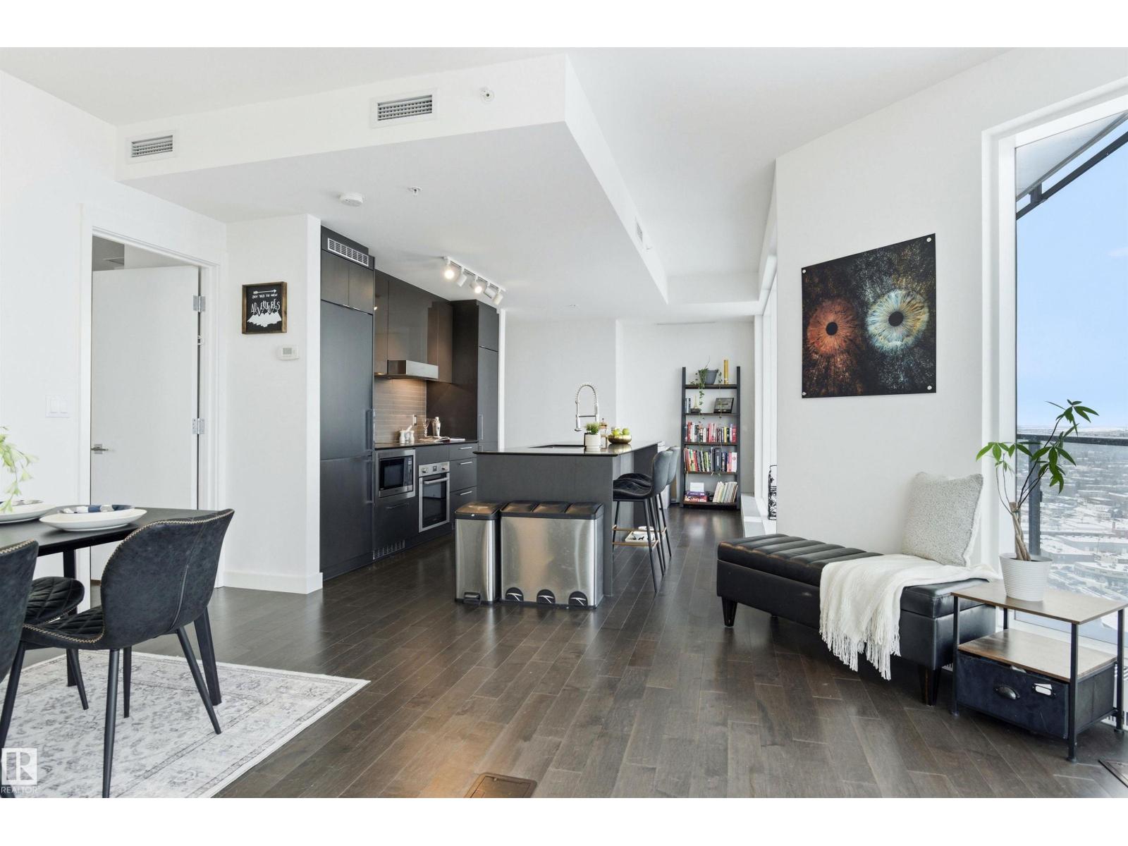 #2603 10360 102 ST NW - 18