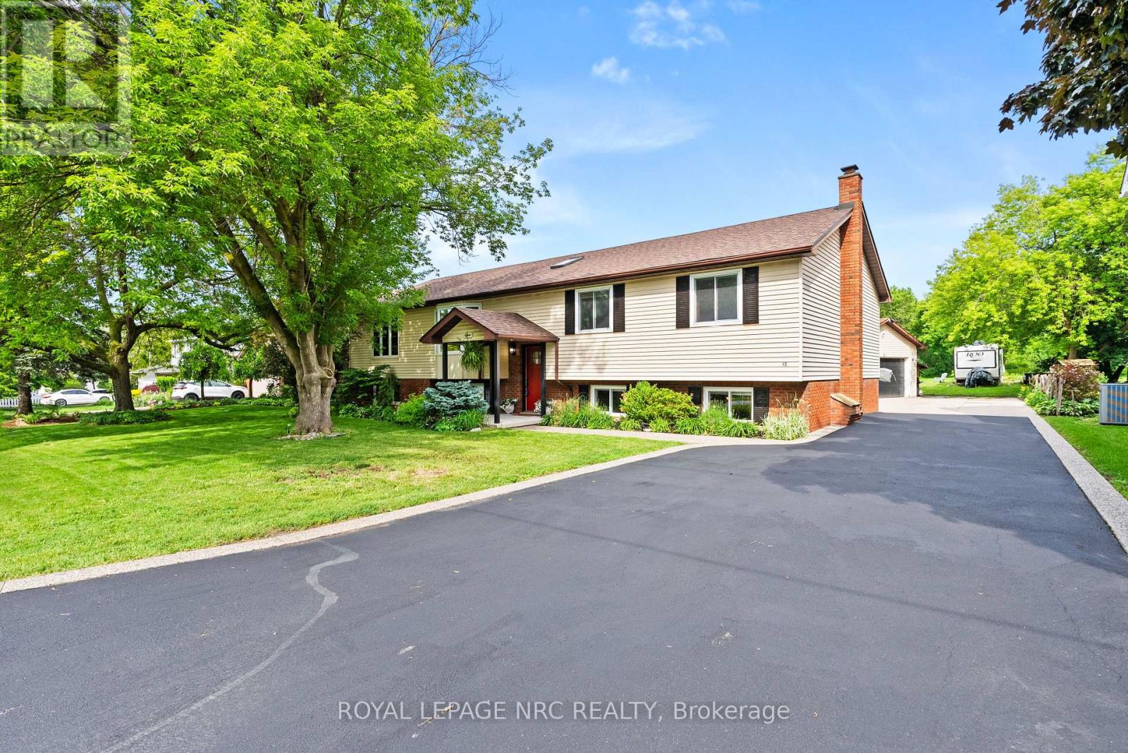 15 PARK ROAD S - 2