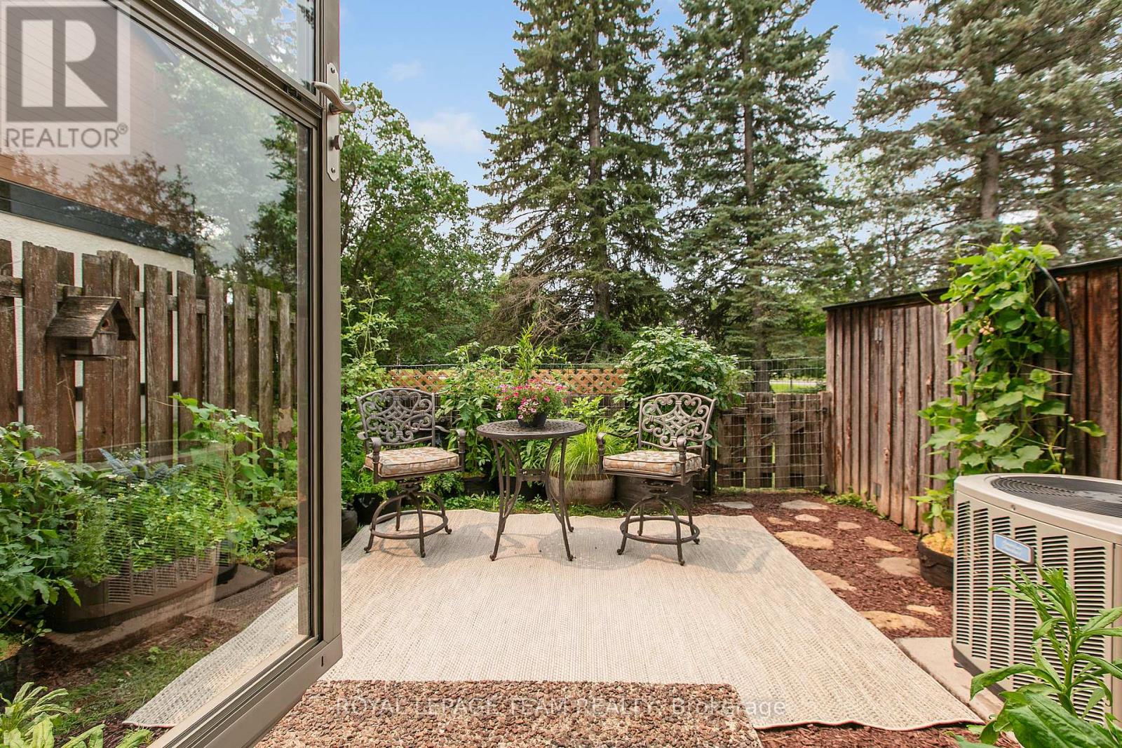 #68 82 MCCLINTOCK WAY - 15