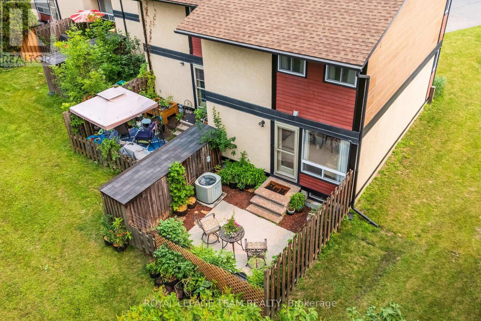 #68 82 MCCLINTOCK WAY - 16