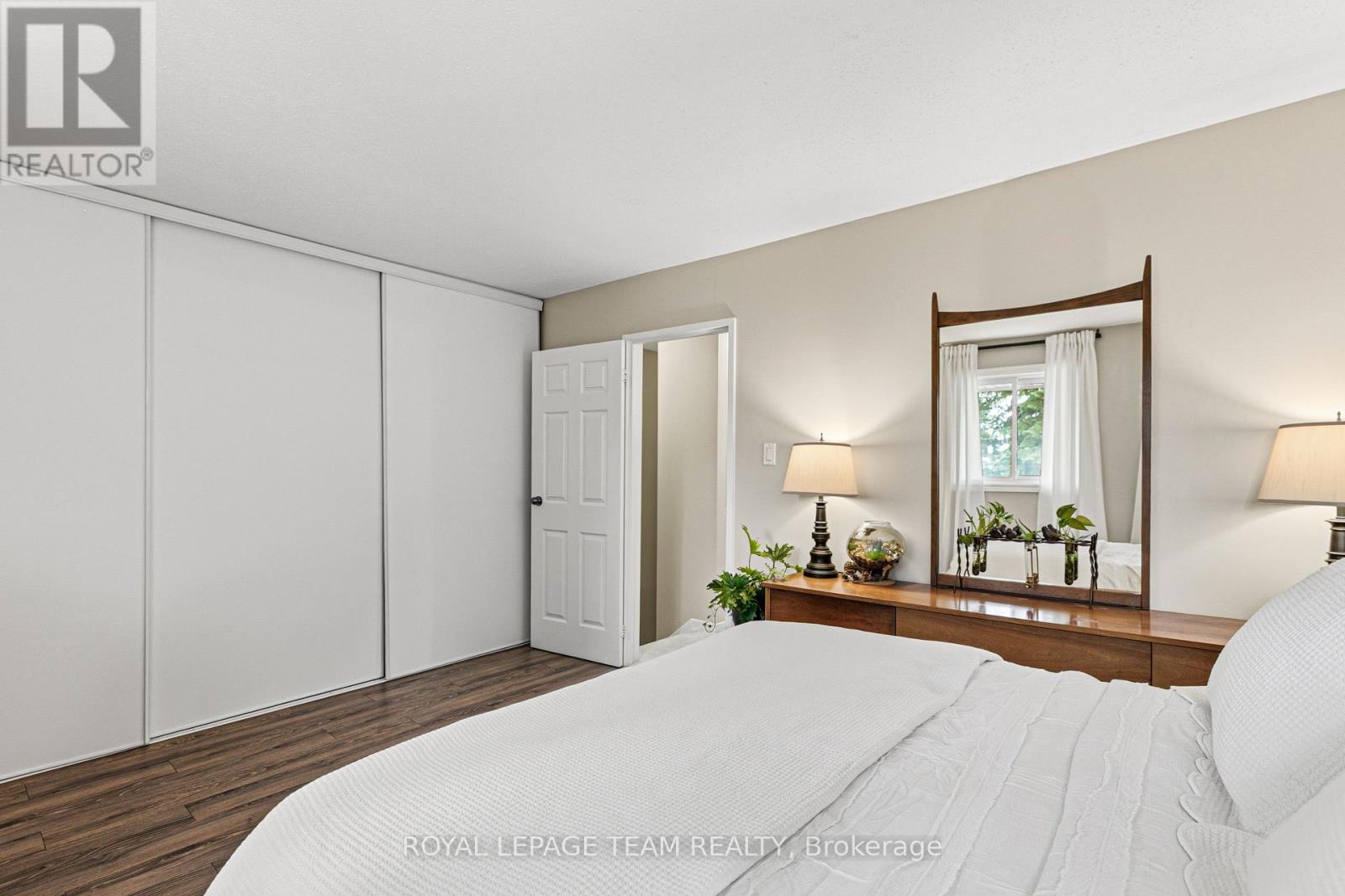 #68 82 MCCLINTOCK WAY - 20
