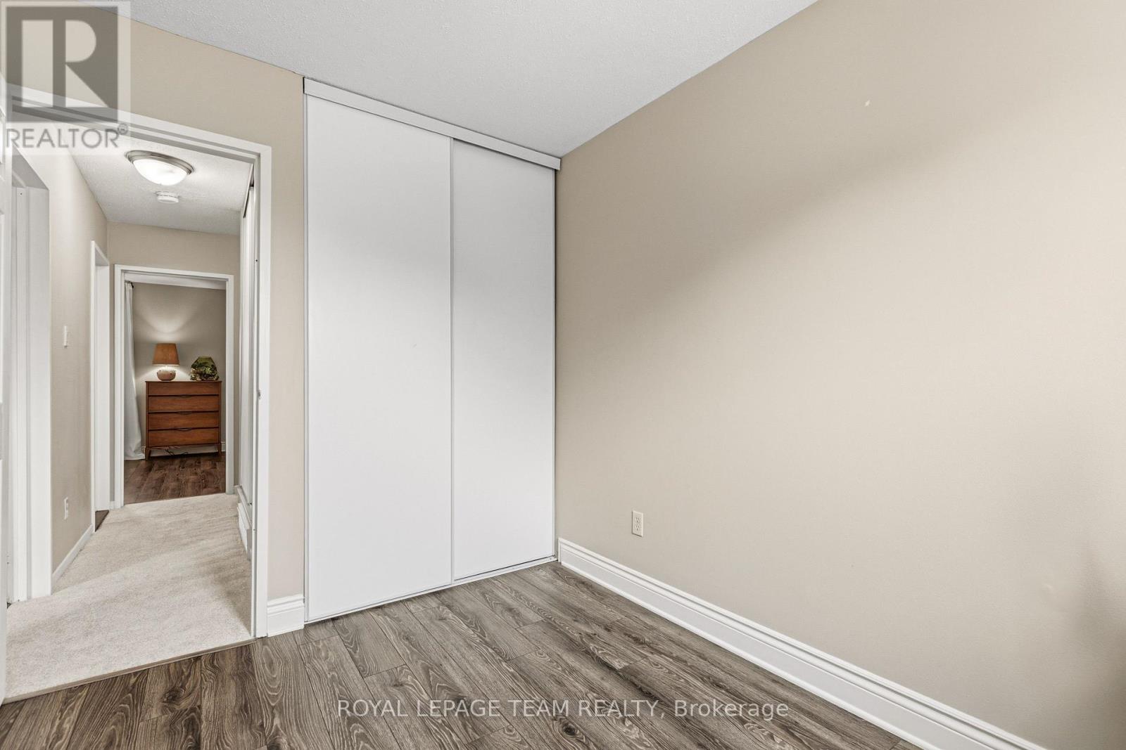 #68 82 MCCLINTOCK WAY - 25