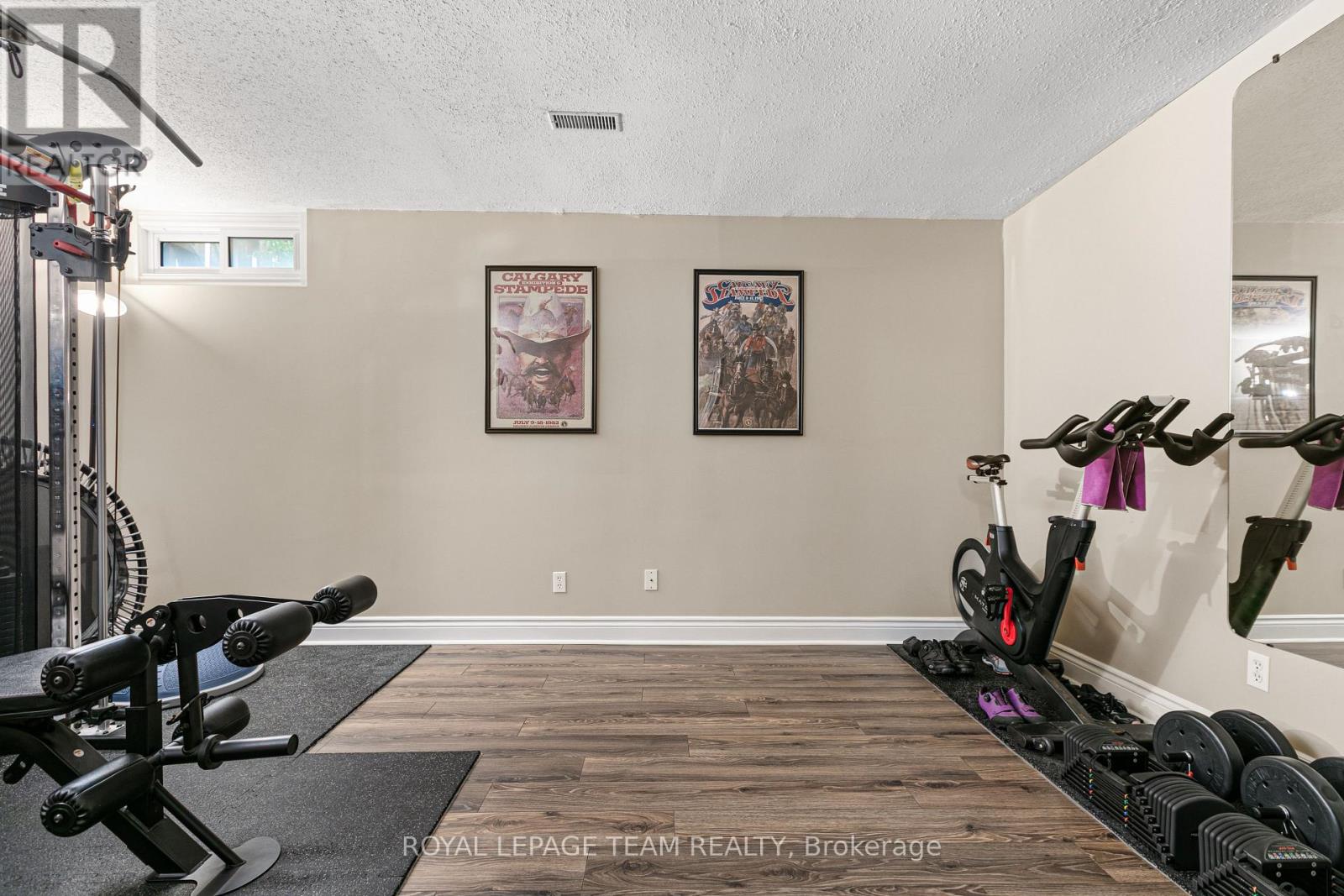 #68 82 MCCLINTOCK WAY - 27