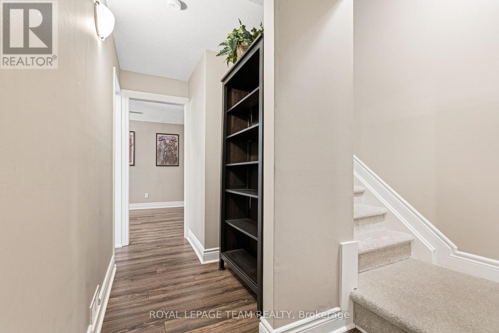 #68 82 MCCLINTOCK WAY - 28