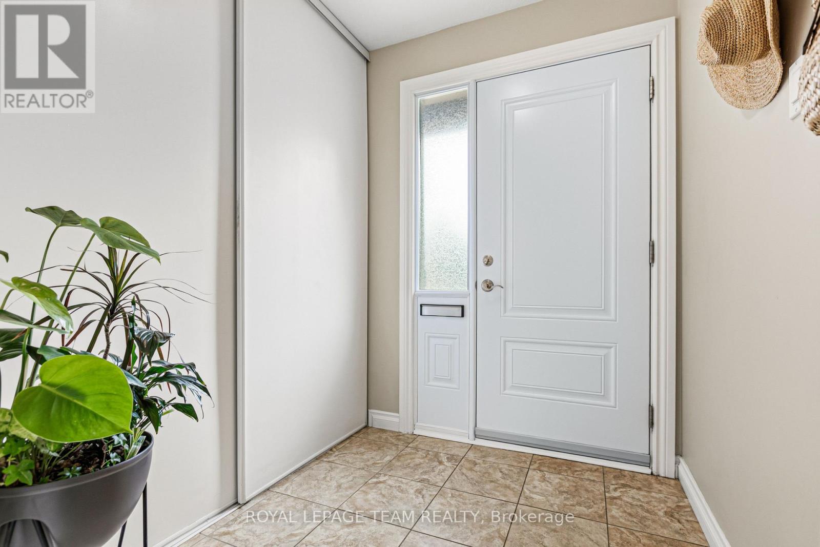 #68 82 MCCLINTOCK WAY - 3
