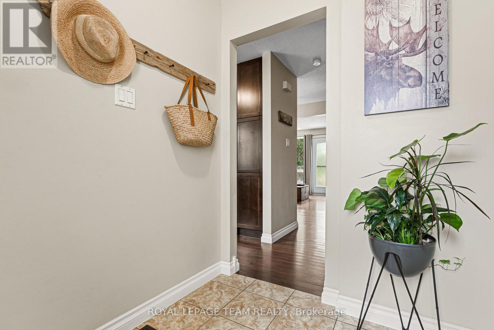 #68 82 MCCLINTOCK WAY - 4