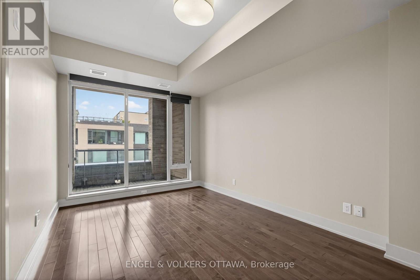 #507 108 RICHMOND ROAD - 20