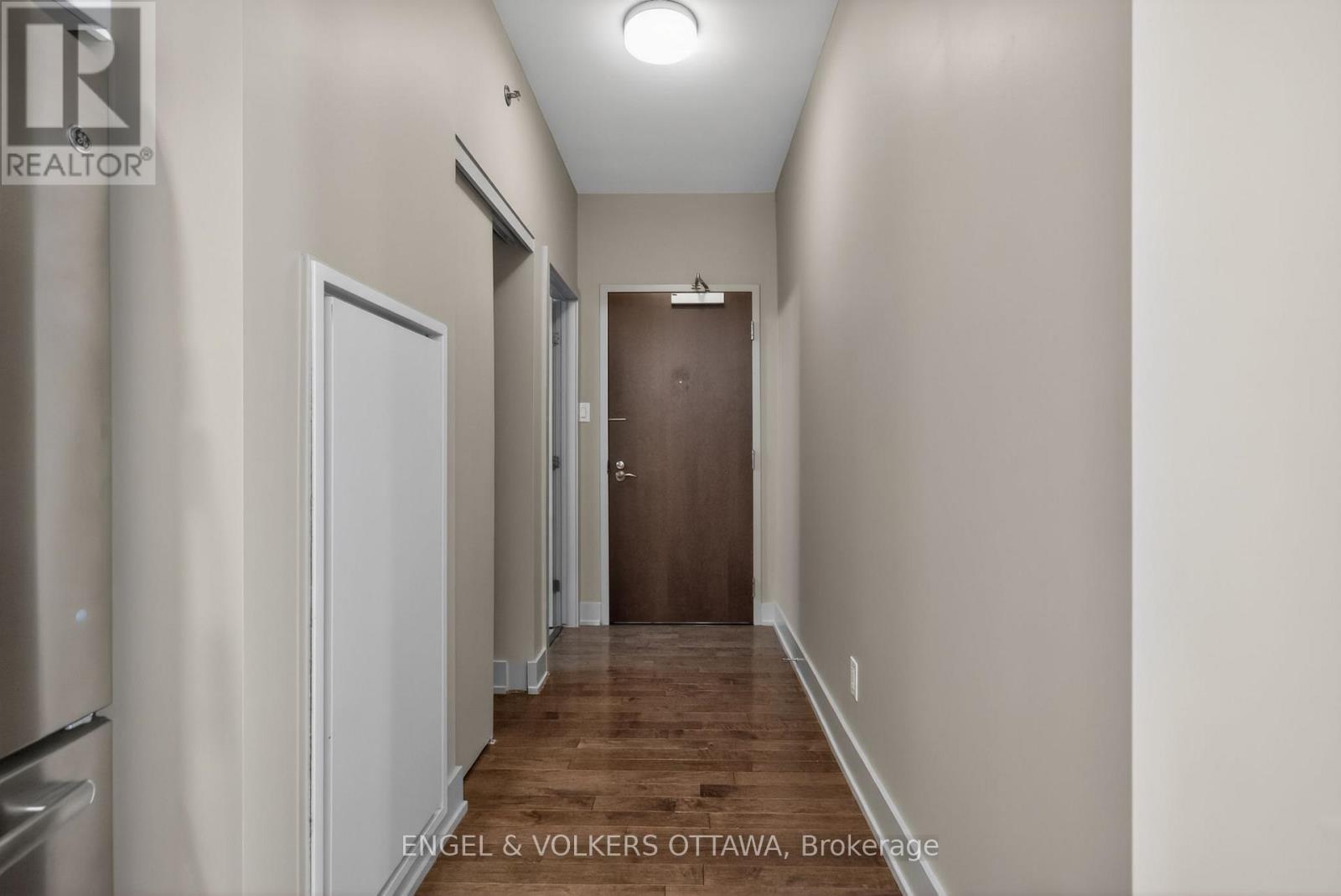 #507 108 RICHMOND ROAD - 26