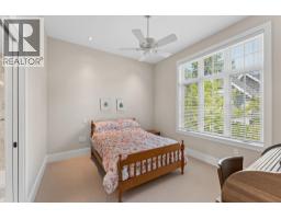 2071 Esquimalt Avenue, West Vancouver, BC V7V1S3 Photo 14