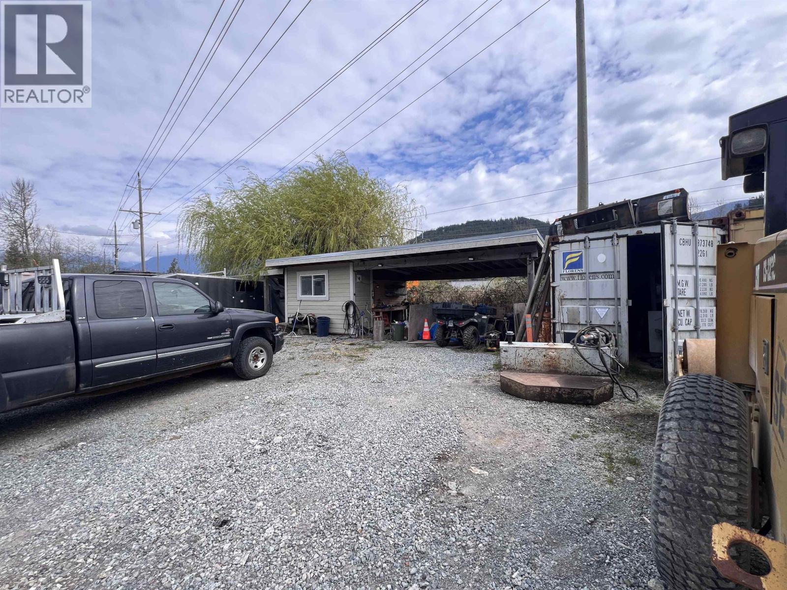 38940 LOGGERS LANE, Squamish